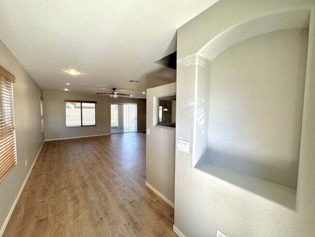 1056 East Lakeview Drive, San Tan Valley, AZ 85143 photo 5
