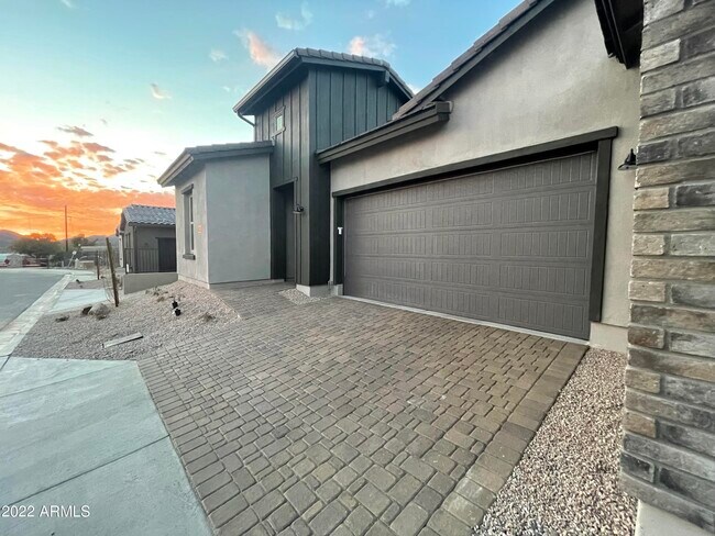 38500 N School House Rd Cave Creek, AZ 85331 photo 2