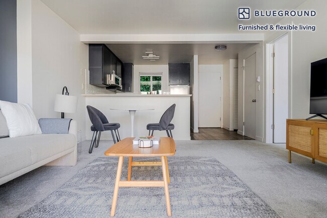 3811 13th Ave W Seattle, WA 98119 photo 3