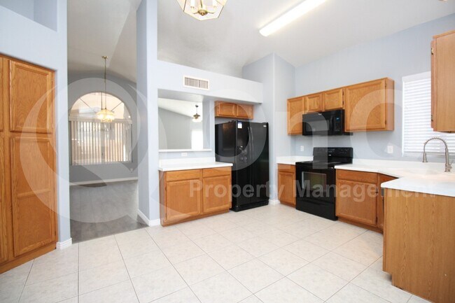815 W Silver Creek Rd Gilbert, AZ 85233 photo 4
