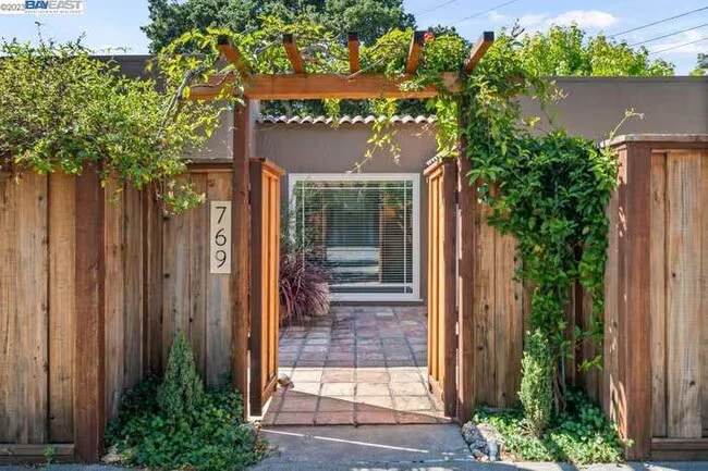 769 Vincente Ave Berkeley, CA 94707 photo 2