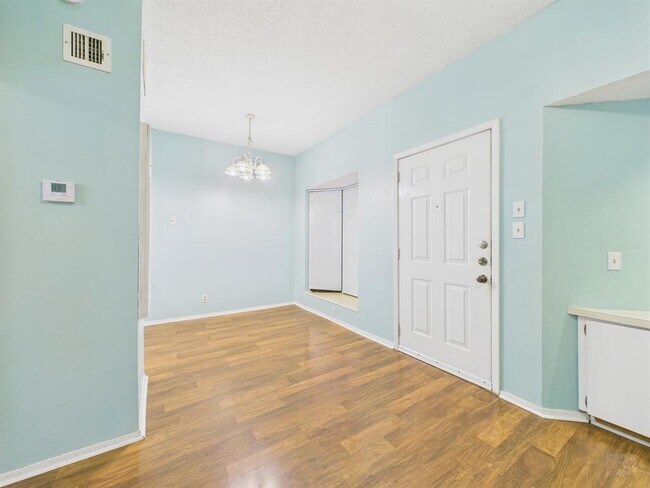 3316 Guadalupe St Austin, TX 78705 photo 4