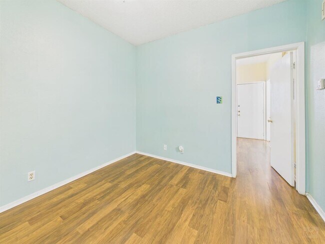 3316 Guadalupe St Austin, TX 78705 photo 2