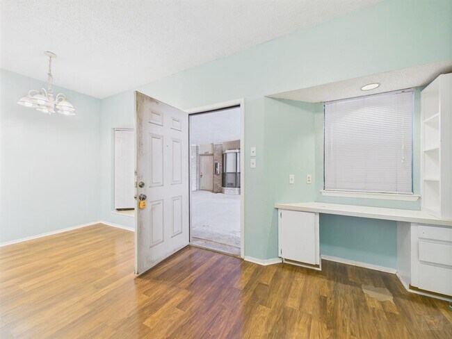 3316 Guadalupe St Austin, TX 78705 photo 3