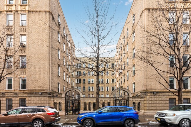 811 Walton Ave Bronx, NY 10451 photo 4