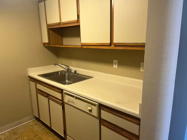 16006 E 14th St San Leandro, CA 94578 photo 2