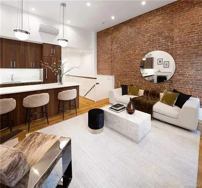 543 3rd Ave New York, NY 10016 photo 4