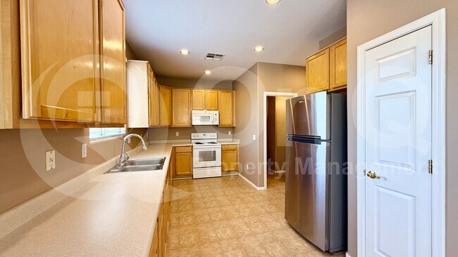 1913 E Hawken Pl Chandler, AZ 85286 photo 4