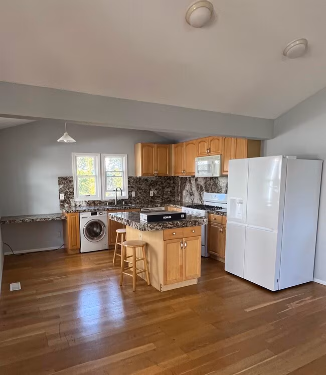 2438 Martin Luther King Jr Way, Berkeley (Apartment) photo 2