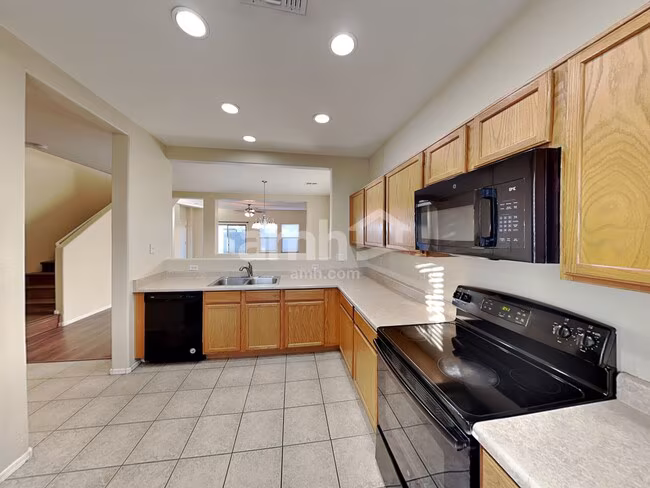 17254 N 184th Dr Surprise, AZ 85374 photo 3