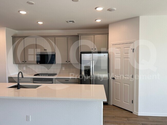22873 East Happy Road, Queen Creek, AZ 85142 photo 2
