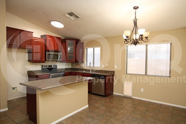 11733 West Mariposa Grande, Sun City, AZ 85373 photo 2