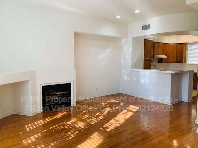 886 Fire Walk photo 3