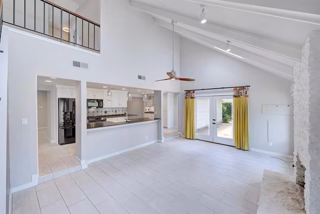 10408 Doering Lane, Austin, TX 78750 photo 4