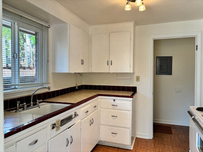 12503-12505 26th Ave NE Seattle, WA 98125 photo 4