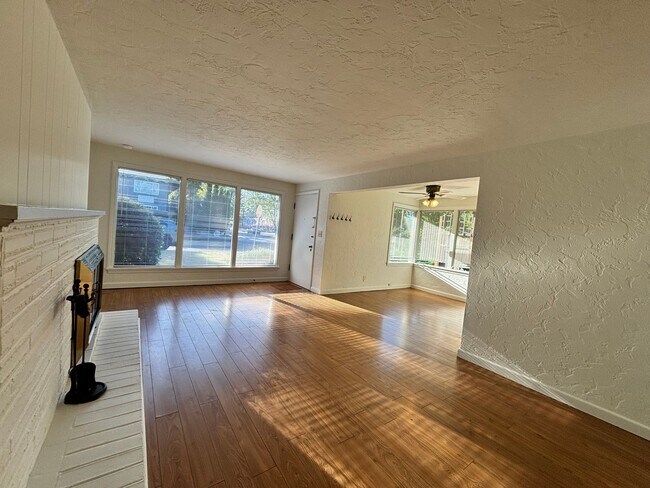 12503-12505 26th Ave NE Seattle, WA 98125 photo 2