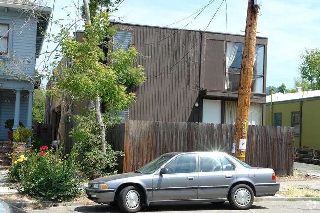 2231 Ward St photo 2