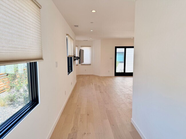 406 S Sunnyvale Ave Sunnyvale, CA 94086 photo 2