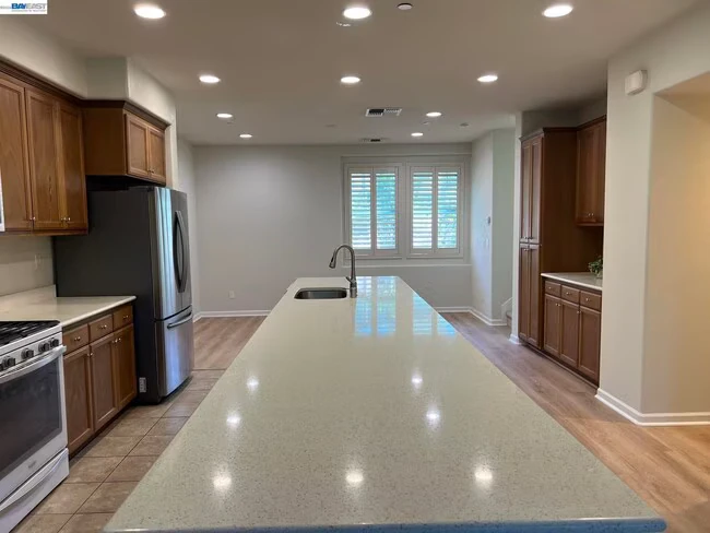 5683 Melodia Cir Dublin, CA 94568 photo 4