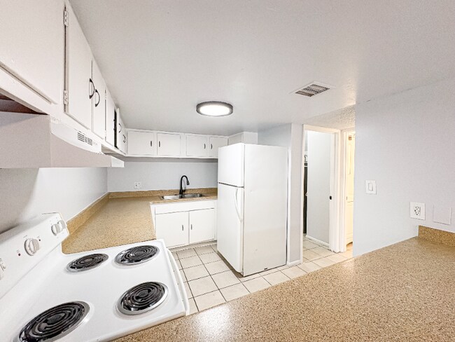 6802 N 17th Ave Phoenix, AZ 85021 photo 5