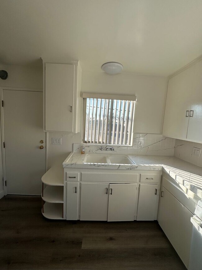 4640 1/2 36th St San Diego, CA 92116 photo 5