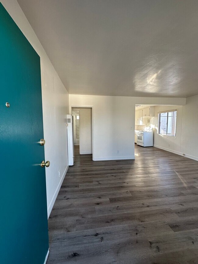 4640 1/2 36th St San Diego, CA 92116 photo 2