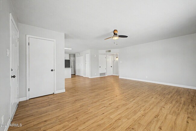 5938 W Ocotillo Rd Glendale, AZ 85301 photo 4
