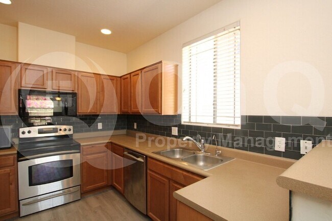 42424 N Gavilan Peak Pkwy New River, AZ 85086 photo 2