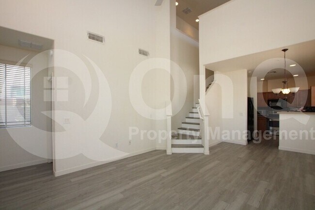 42424 N Gavilan Peak Pkwy New River, AZ 85086 photo 3