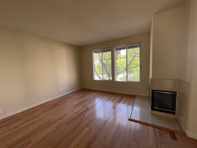 450 Navaro Way San Jose, CA 95134 photo 2