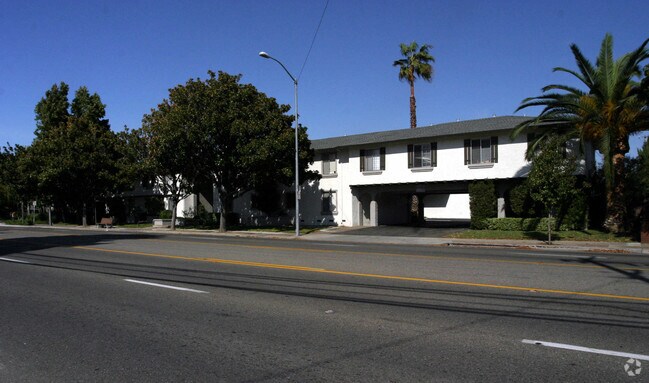 W CAMPB photo 2