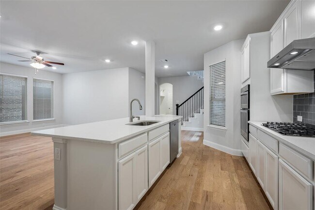 2037 Almassera Dr Little Elm, TX 75068 photo 2