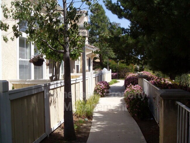 1390 Callejon Palacios Chula Vista, CA 91910 photo 2