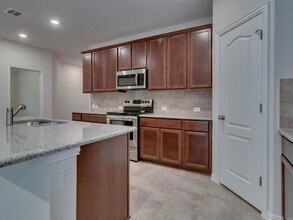 1104 Ridge Runner Drive, Georgetown, TX 78628 photo 4