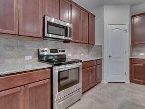 1104 Ridge Runner Drive, Georgetown, TX 78628 photo 3