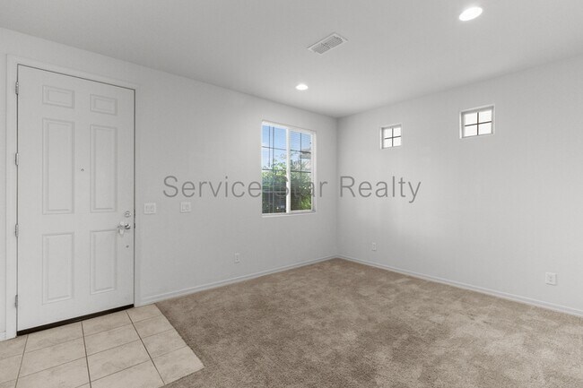 9031 W San Juan Ave photo 4