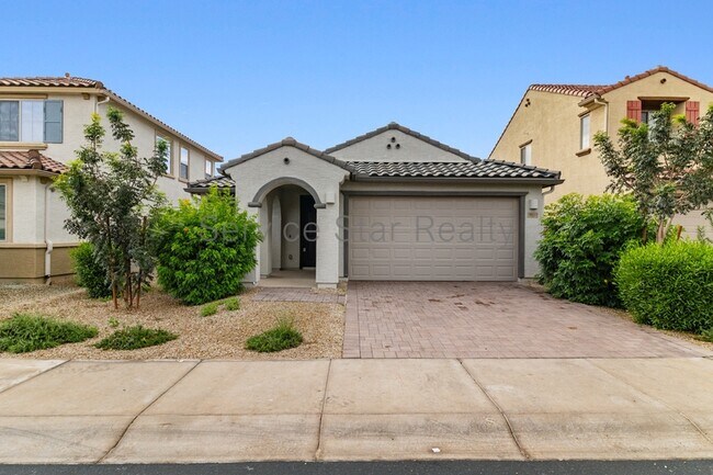 9031 W San Juan Ave