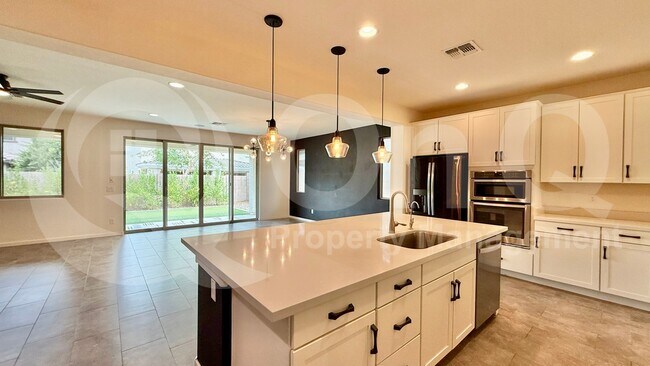 2906 E Russell St Mesa, AZ 85213 photo 4