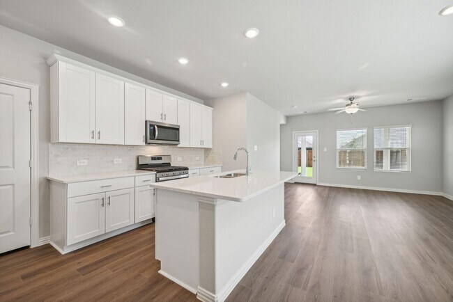 706 Hemingway Ln McKinney, TX 75069 photo 2