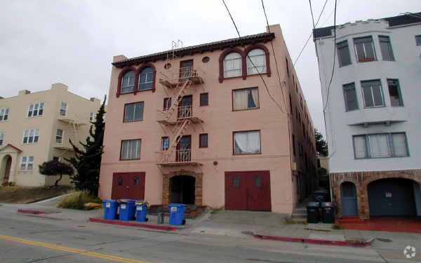 1749 Oxford St, Berkeley photo 3