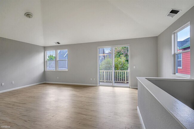 1467 Maple Ave Santa Rosa, CA 95404 photo 3