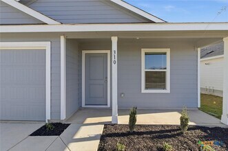 310 Trinity River Holw San Marcos, TX 78666 photo 2