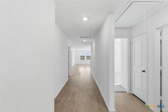 310 Trinity River Holw San Marcos, TX 78666 photo 3