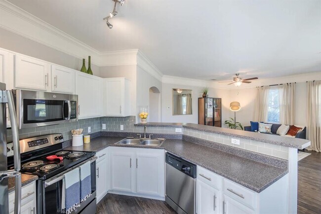 Parmer Place photo 5