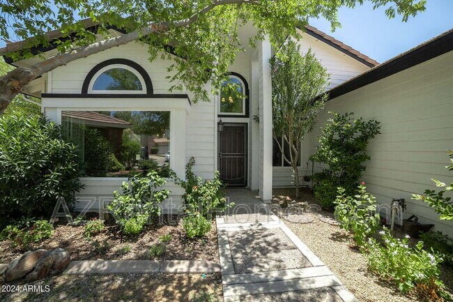 16023 N 48th Pl Scottsdale, AZ 85254 photo 4