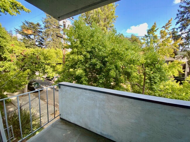 635 El Dorado Avenue, Oakland, CA 94611 photo 5