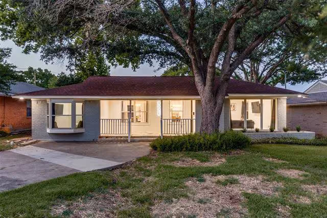 9026 Livenshire Drive, Dallas, TX 75238 photo 2