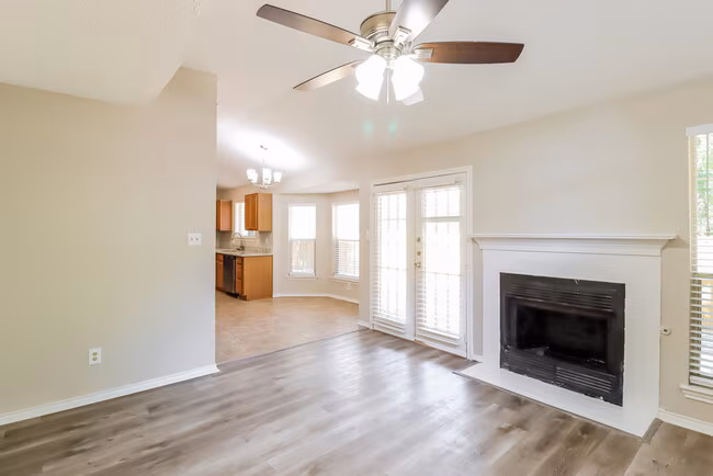 403 Windhurst Drive, Grand Prairie, TX 75052 photo 5