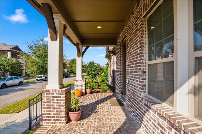 4301 Meadow Hawk Dr Arlington, TX 76005 photo 4