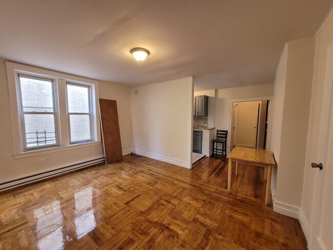 341 Midwood St Brooklyn, NY 11225 photo 4